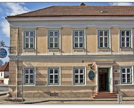 Gasthof Manhalter Pitten Exterior foto